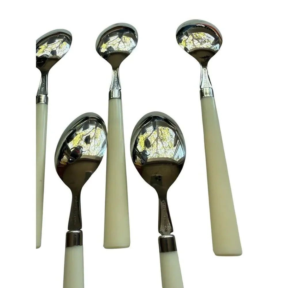 Vintage Cream Colored Plastic Handle Tablespoons 8 Pieces Made Taiwan 1970's